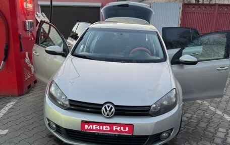 Volkswagen Golf VI, 2011 год, 800 000 рублей, 1 фотография