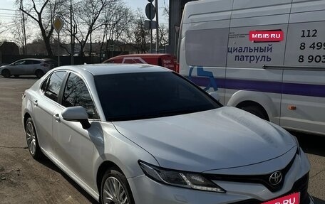 Toyota Camry, 2020 год, 3 100 000 рублей, 2 фотография