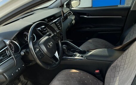 Toyota Camry, 2020 год, 3 100 000 рублей, 10 фотография