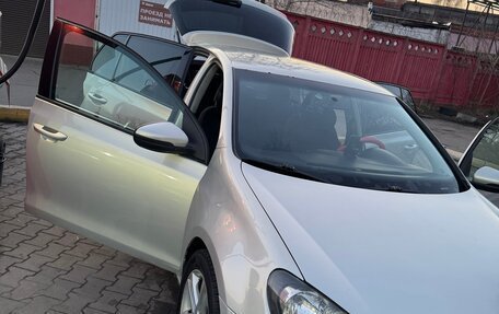 Volkswagen Golf VI, 2011 год, 800 000 рублей, 2 фотография