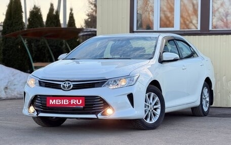 Toyota Camry, 2015 год, 1 355 000 рублей, 4 фотография