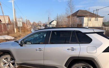 Toyota RAV4, 2020 год, 2 900 000 рублей, 2 фотография