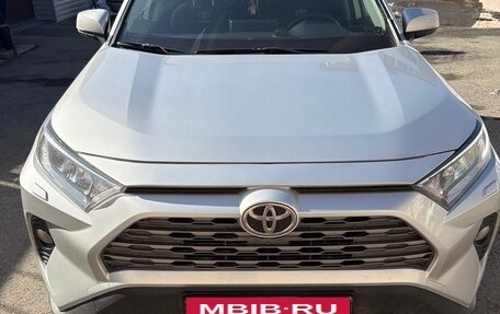 Toyota RAV4, 2020 год, 2 900 000 рублей, 5 фотография