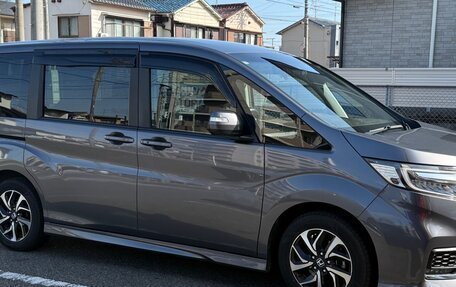 Honda Stepwgn, 2022 год, 2 390 000 рублей, 5 фотография