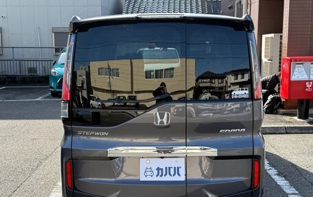 Honda Stepwgn, 2022 год, 2 390 000 рублей, 6 фотография