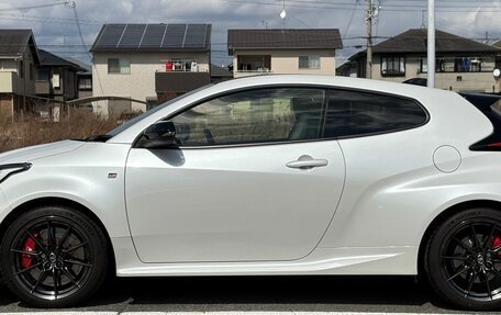 Toyota Yaris, 2022 год, 4 490 000 рублей, 7 фотография