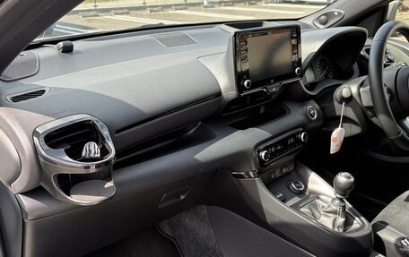 Toyota Yaris, 2022 год, 4 490 000 рублей, 13 фотография