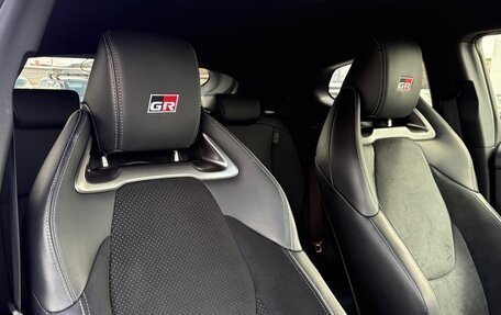 Toyota Yaris, 2022 год, 4 490 000 рублей, 19 фотография