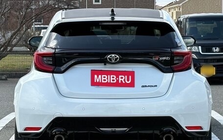 Toyota Yaris, 2022 год, 4 490 000 рублей, 6 фотография