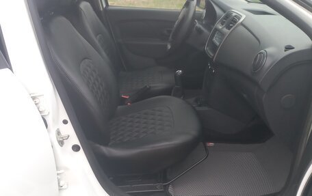 Renault Logan II, 2016 год, 790 000 рублей, 13 фотография