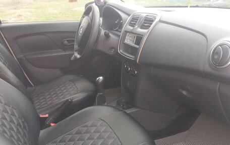 Renault Logan II, 2016 год, 790 000 рублей, 18 фотография