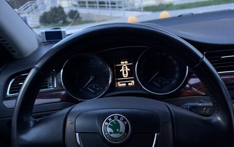 Skoda Superb III рестайлинг, 2010 год, 1 100 000 рублей, 10 фотография