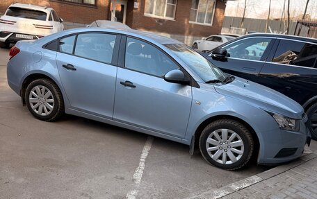 Chevrolet Cruze II, 2010 год, 650 000 рублей, 2 фотография