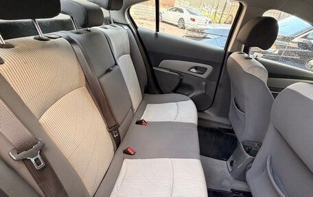 Chevrolet Cruze II, 2010 год, 650 000 рублей, 7 фотография