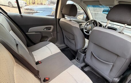 Chevrolet Cruze II, 2010 год, 650 000 рублей, 8 фотография