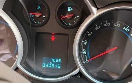 Chevrolet Cruze II, 2010 год, 650 000 рублей, 9 фотография