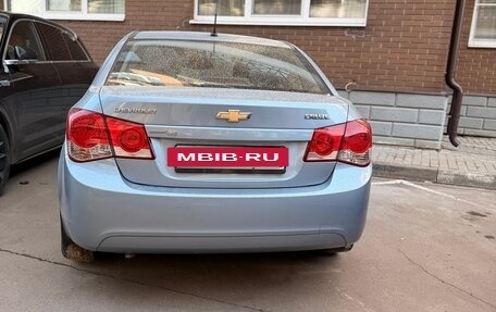 Chevrolet Cruze II, 2010 год, 650 000 рублей, 3 фотография