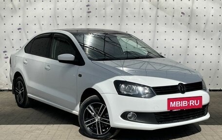 Volkswagen Polo VI (EU Market), 2014 год, 870 000 рублей, 2 фотография