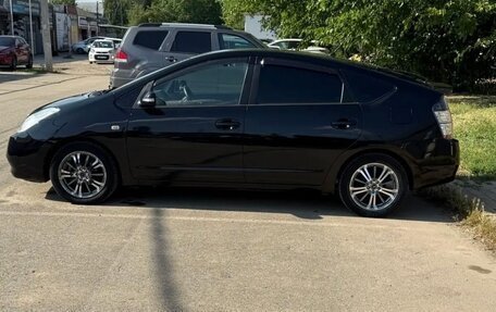 Toyota Prius, 2004 год, 650 000 рублей, 2 фотография