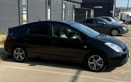 Toyota Prius, 2004 год, 650 000 рублей, 5 фотография