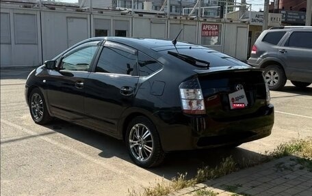 Toyota Prius, 2004 год, 650 000 рублей, 3 фотография