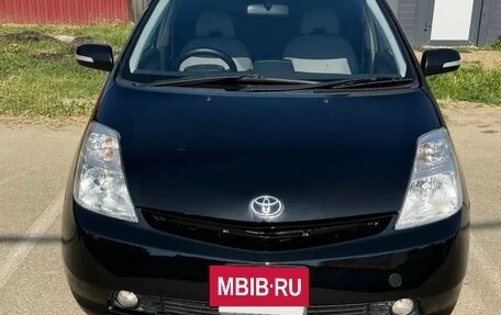Toyota Prius, 2004 год, 650 000 рублей, 7 фотография