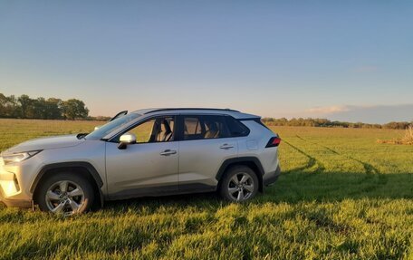 Toyota RAV4, 2021 год, 3 225 000 рублей, 5 фотография