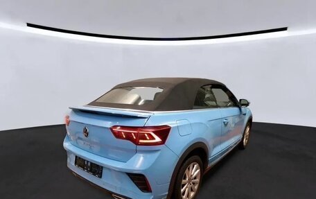 Volkswagen T-Roc I, 2022 год, 2 632 000 рублей, 2 фотография