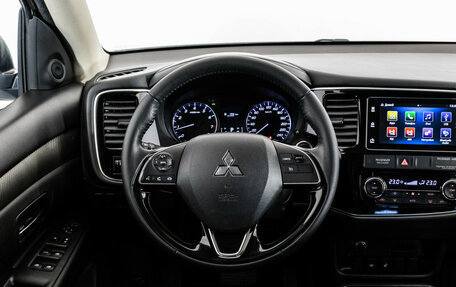 Mitsubishi Outlander III рестайлинг 3, 2018 год, 1 849 000 рублей, 11 фотография