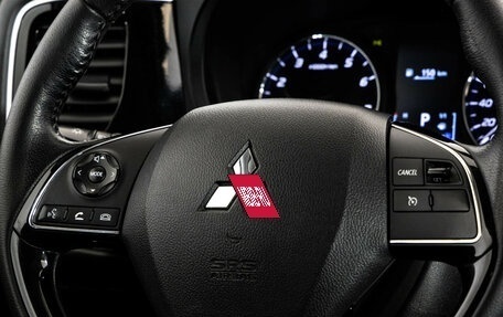 Mitsubishi Outlander III рестайлинг 3, 2018 год, 1 849 000 рублей, 12 фотография