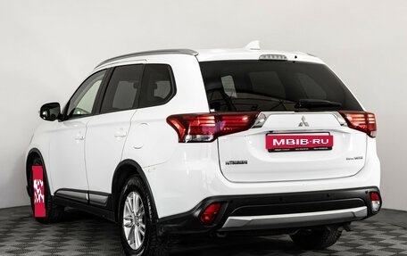 Mitsubishi Outlander III рестайлинг 3, 2018 год, 1 849 000 рублей, 7 фотография