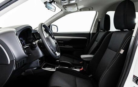 Mitsubishi Outlander III рестайлинг 3, 2018 год, 1 849 000 рублей, 19 фотография