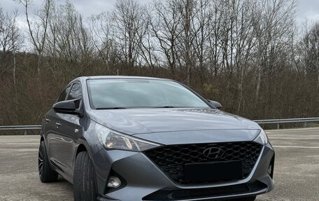 Hyundai Solaris II рестайлинг, 2020 год, 1 900 000 рублей, 1 фотография