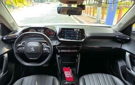 Peugeot 2008 II, 2023 год, 1 690 000 рублей, 6 фотография