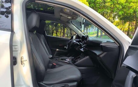 Peugeot 2008 II, 2023 год, 1 690 000 рублей, 15 фотография