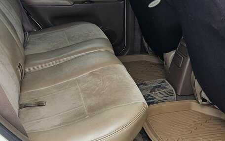 Toyota Hilux Surf III рестайлинг, 2002 год, 1 250 000 рублей, 13 фотография