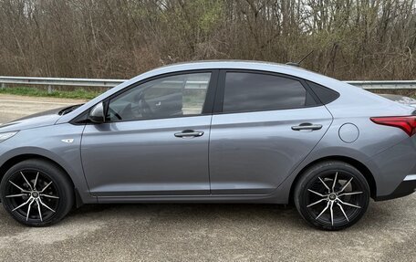 Hyundai Solaris II рестайлинг, 2020 год, 1 900 000 рублей, 2 фотография