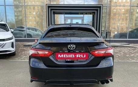 Toyota Camry, 2020 год, 2 449 000 рублей, 10 фотография