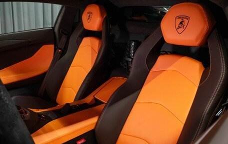 Lamborghini Aventador I рестайлинг, 2017 год, 39 220 000 рублей, 33 фотография