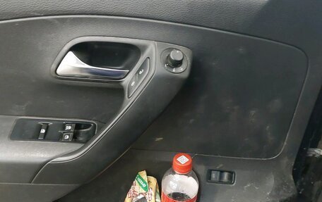 Volkswagen Polo VI (EU Market), 2012 год, 495 000 рублей, 26 фотография