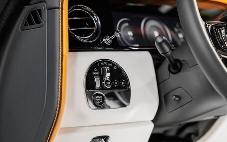 Rolls-Royce Cullinan, 2025 год, 77 916 200 рублей, 27 фотография