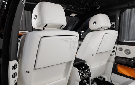 Rolls-Royce Cullinan, 2025 год, 77 916 200 рублей, 33 фотография