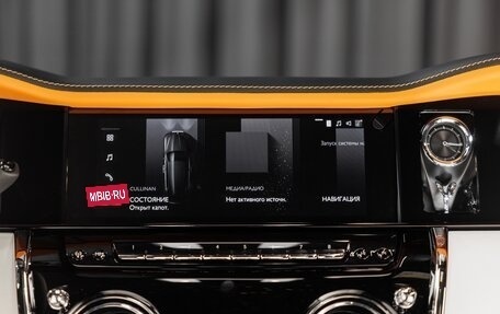 Rolls-Royce Cullinan, 2025 год, 77 916 200 рублей, 40 фотография