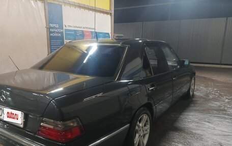 Mercedes-Benz E-Класс, 1992 год, 300 000 рублей, 4 фотография