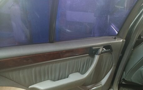 Mercedes-Benz E-Класс, 1992 год, 300 000 рублей, 10 фотография