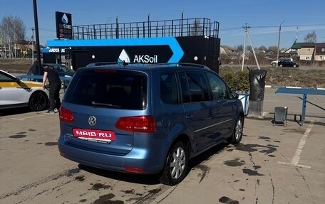 Volkswagen Touran III, 2010 год, 790 000 рублей, 3 фотография