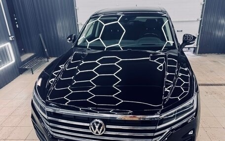 Volkswagen Touareg III, 2018 год, 3 750 000 рублей, 7 фотография