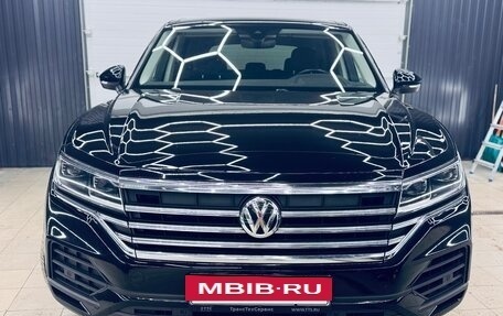 Volkswagen Touareg III, 2018 год, 3 750 000 рублей, 2 фотография