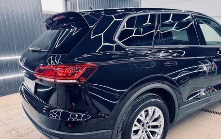 Volkswagen Touareg III, 2018 год, 3 750 000 рублей, 15 фотография