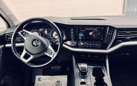 Volkswagen Touareg III, 2018 год, 3 750 000 рублей, 23 фотография